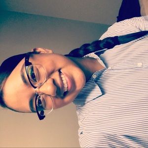 Meet your Posher, Mirella